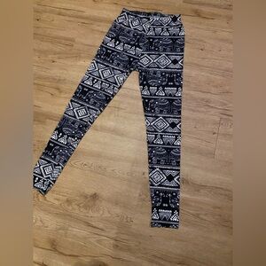 Black and White Elephant Geometric Leggings